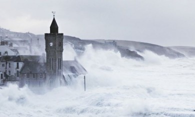 Waves-Porthleven-Cornwall-012